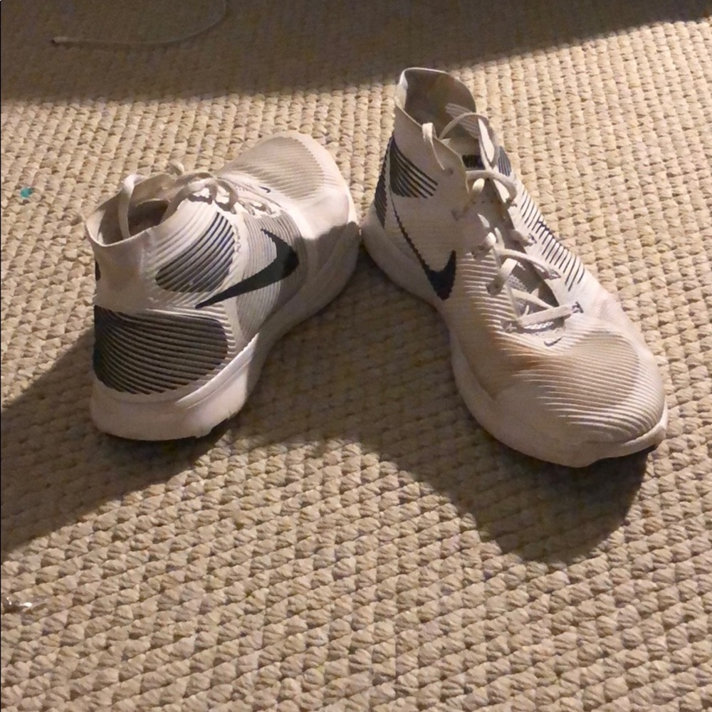 Nike fly wire shoes